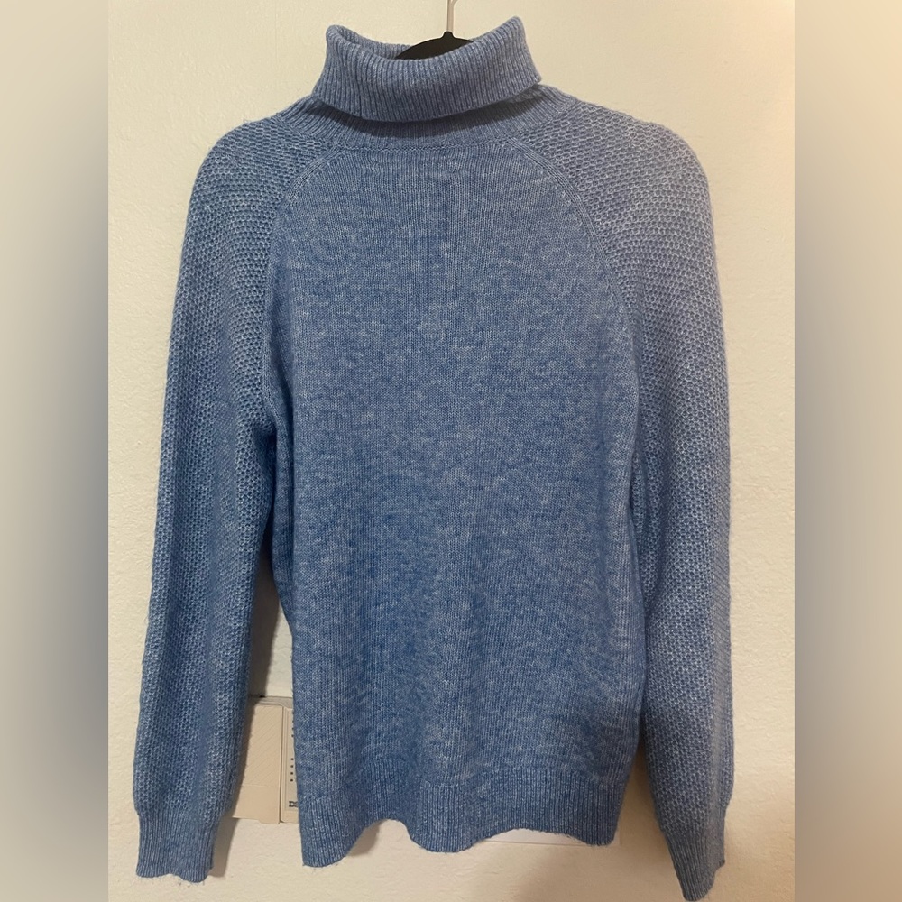 The Loft | Turtleneck Sweater | Medium